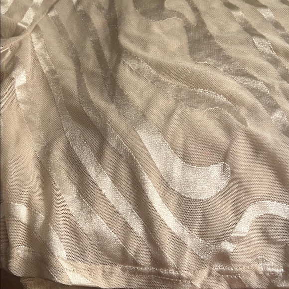 # 04+ Women Beige Tank Top - Picture 4 of 5